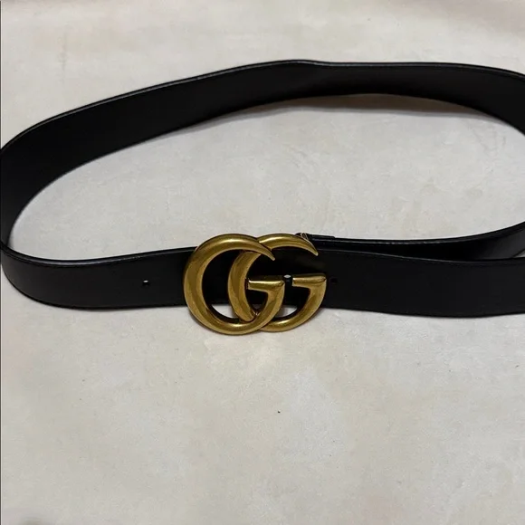 Gucci Black Belt with Gold GG Buckle - Picture 6 of 9